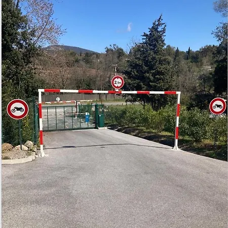 Les Restanques Rez Jardin 2063 아파트